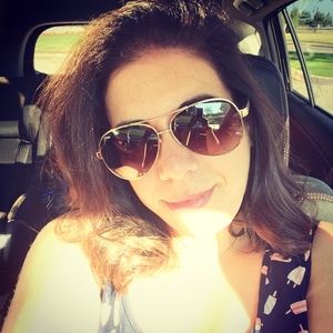 Meet your Posher, Sari